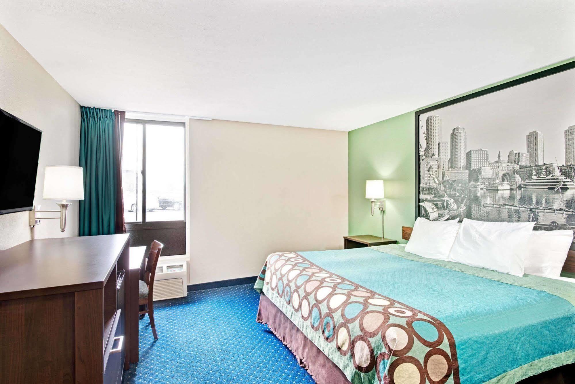 Super 8 By Wyndham Brockton Hotel Exterior foto